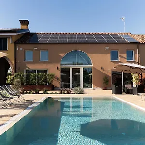 https://al-casale.hotelinveneto.com